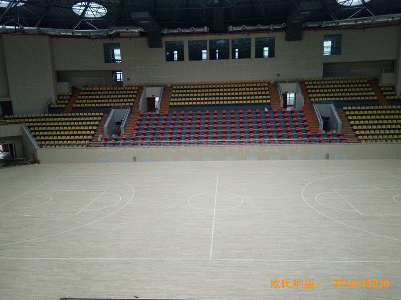 廣西全州體育館運(yùn)動(dòng)木地板安裝案例5