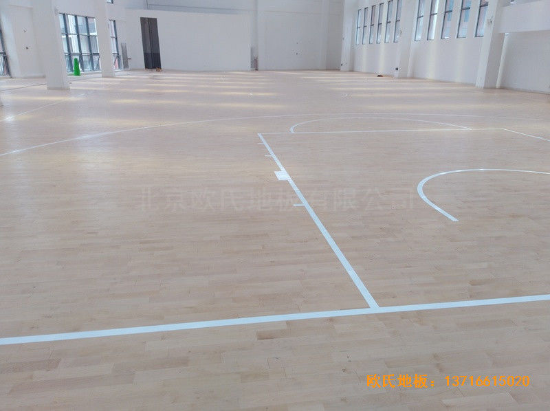 重慶重光小學(xué)籃球館運(yùn)動(dòng)地板施工案例0