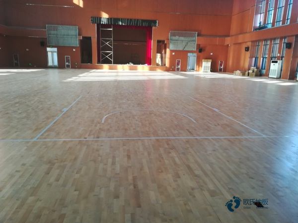 體育場館運(yùn)動木地板定做價格1
