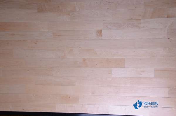 學(xué)?；@球場地板如何拆1