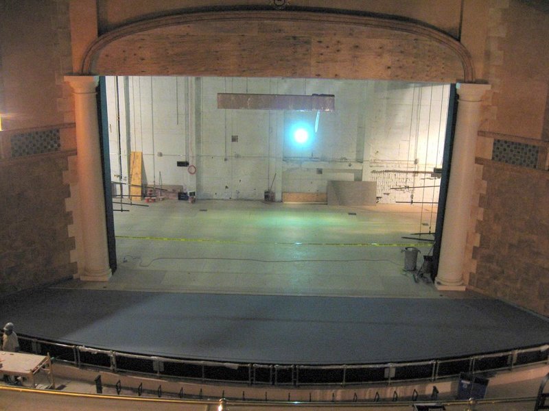 松木舞臺運(yùn)動(dòng)場館木地板施工3