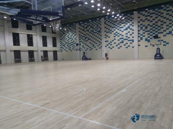 校園運(yùn)動(dòng)籃球木地板價(jià)格低