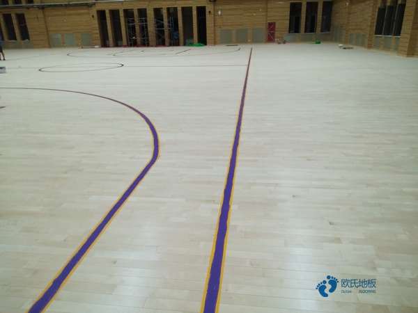 國標(biāo)運(yùn)動籃球木地板報(bào)價(jià)