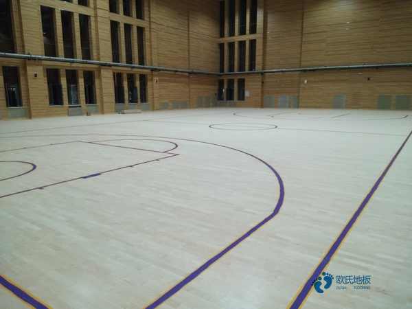 國標(biāo)運(yùn)動籃球木地板報(bào)價(jià)