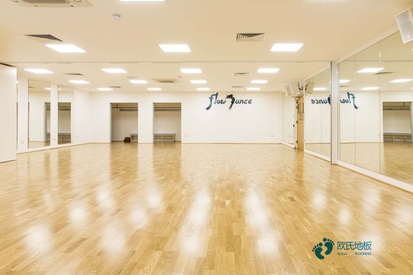 國產(chǎn)運(yùn)動籃球木地板每平方價格