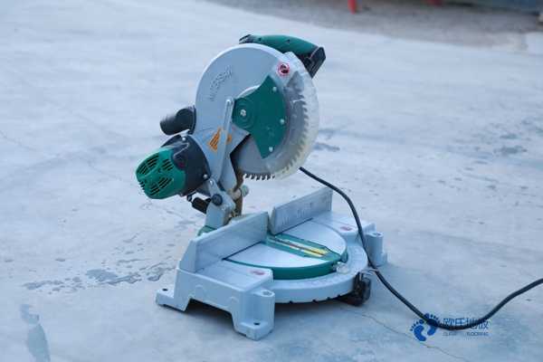 學(xué)?；@球場館地板施工步驟2