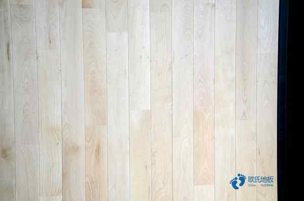 學(xué)?；@球場地木地板的功能2