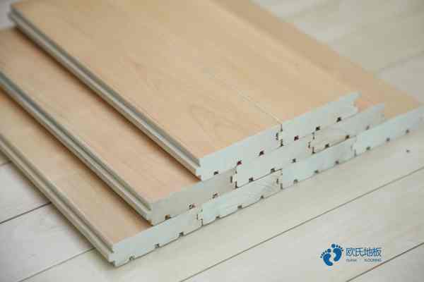 學(xué)?;@球館木地板施工步驟3