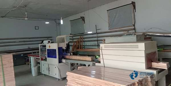 中學(xué)籃球運動木地板施工步驟2